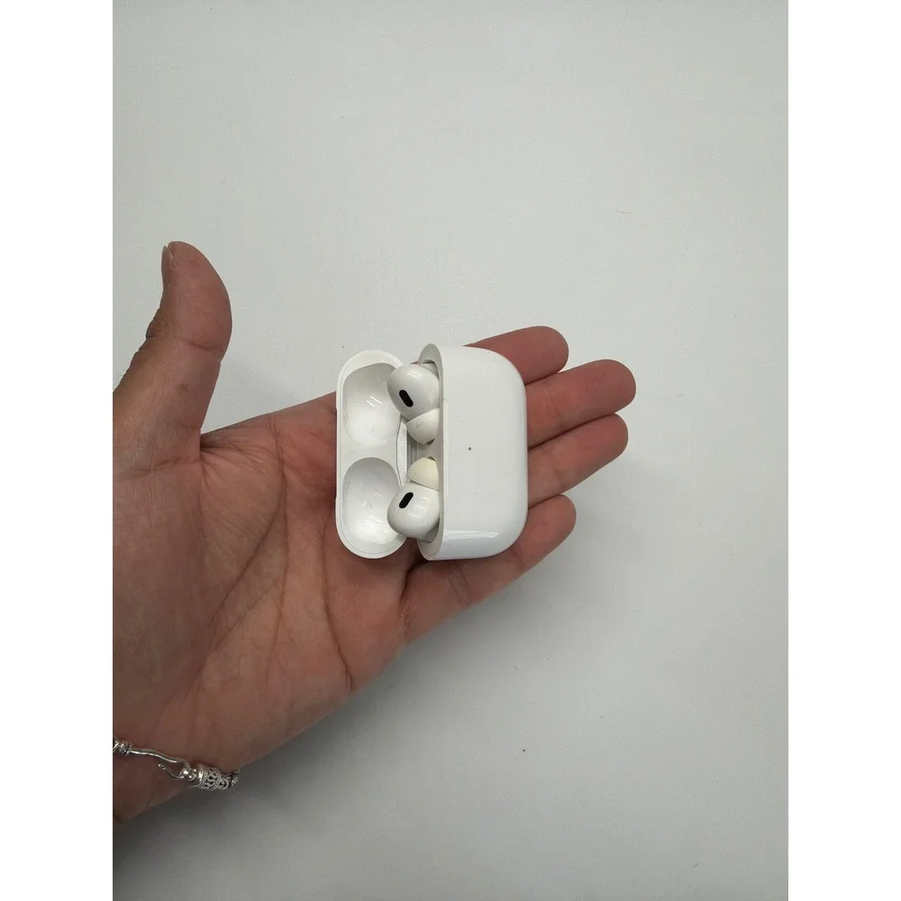 Apple AirPods Pro 2nd‎ Generation Wireless Bluetooth Earbuds Charging Case White